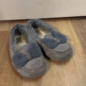 UGG Ansley Fur Bow Grey Slippers Women’s Size 7
